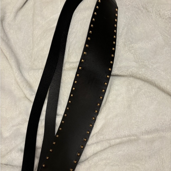 All Saints Black Leather Maxie Studded Belt with Gold Pyramid Studs - Picture 5 of 7